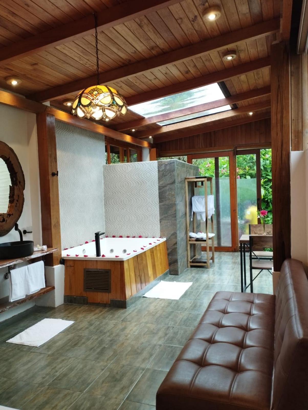 Saguamby Mindo Lodge Экстерьер фото